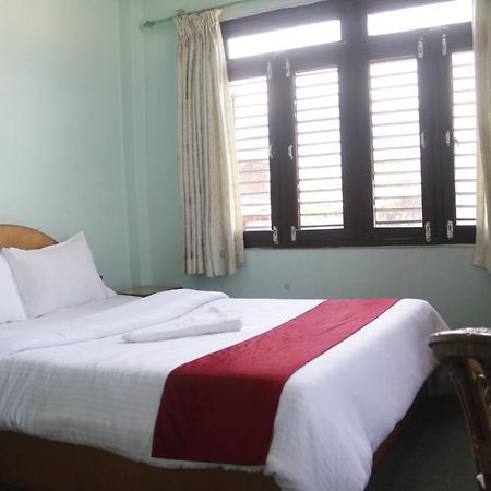Pushpa Guest House Pokhara Ngoại thất bức ảnh