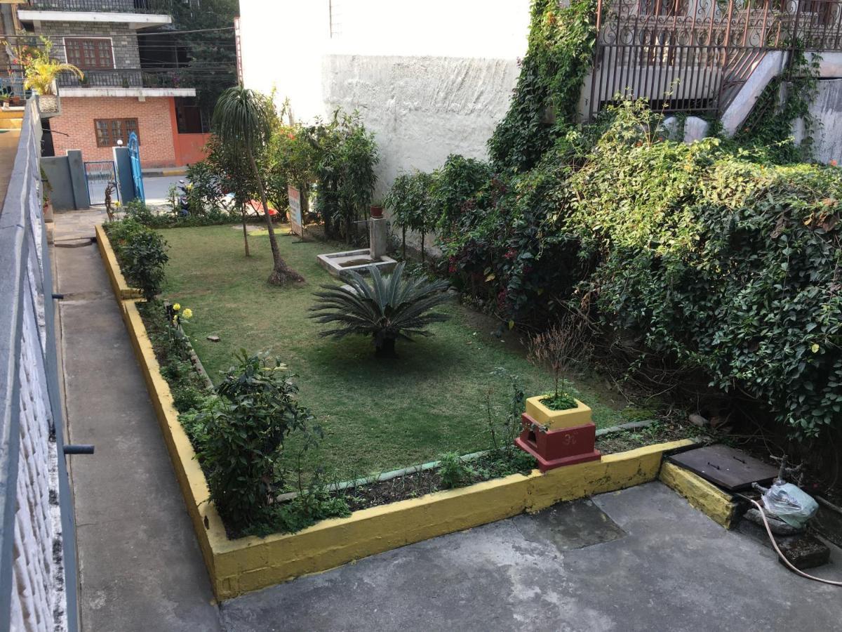 Pushpa Guest House Pokhara Ngoại thất bức ảnh