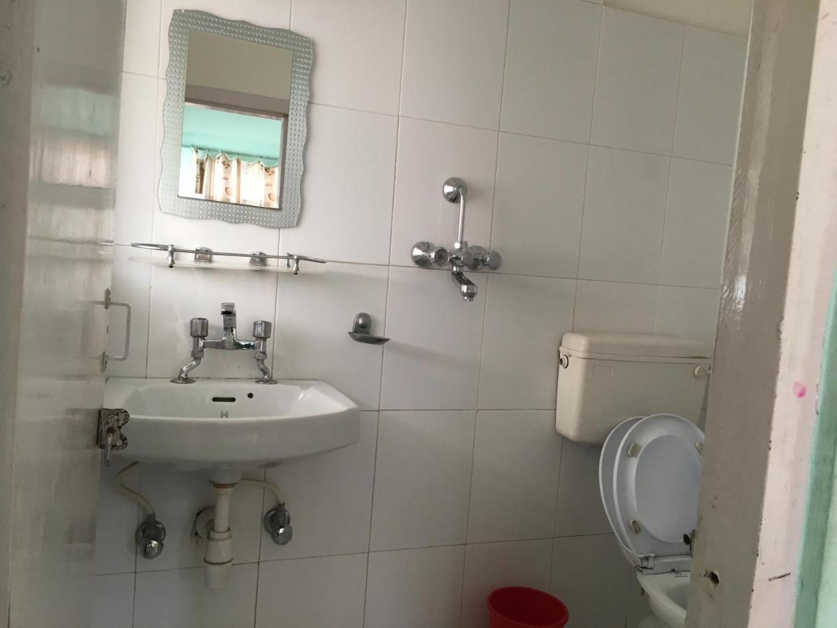 Pushpa Guest House Pokhara Ngoại thất bức ảnh