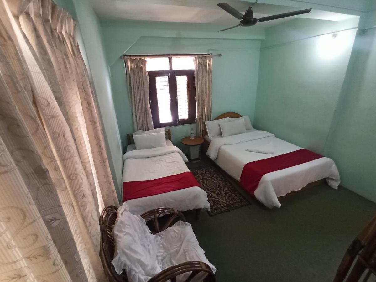 Pushpa Guest House Pokhara Ngoại thất bức ảnh