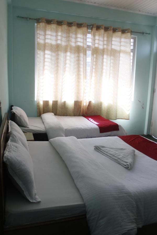 Pushpa Guest House Pokhara Ngoại thất bức ảnh