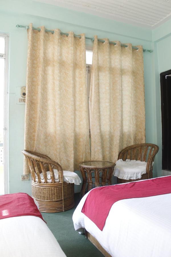 Pushpa Guest House Pokhara Ngoại thất bức ảnh