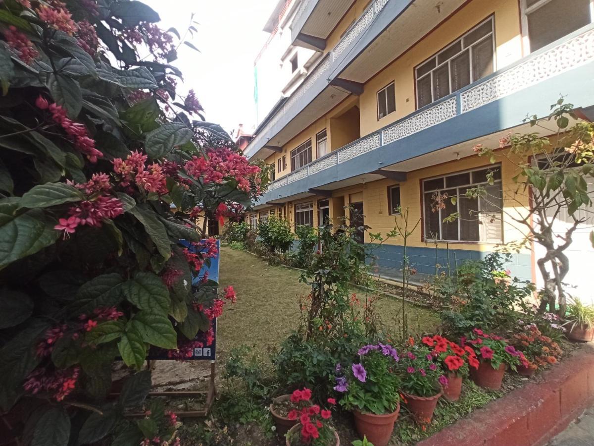 Pushpa Guest House Pokhara Ngoại thất bức ảnh