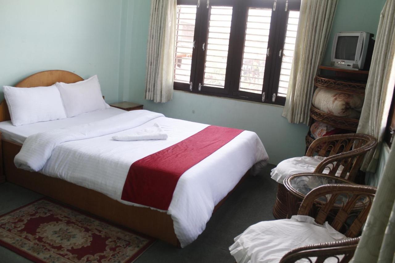 Pushpa Guest House Pokhara Ngoại thất bức ảnh