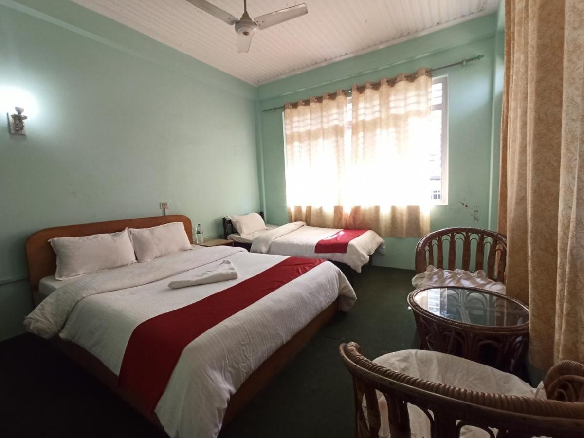 Pushpa Guest House Pokhara Ngoại thất bức ảnh