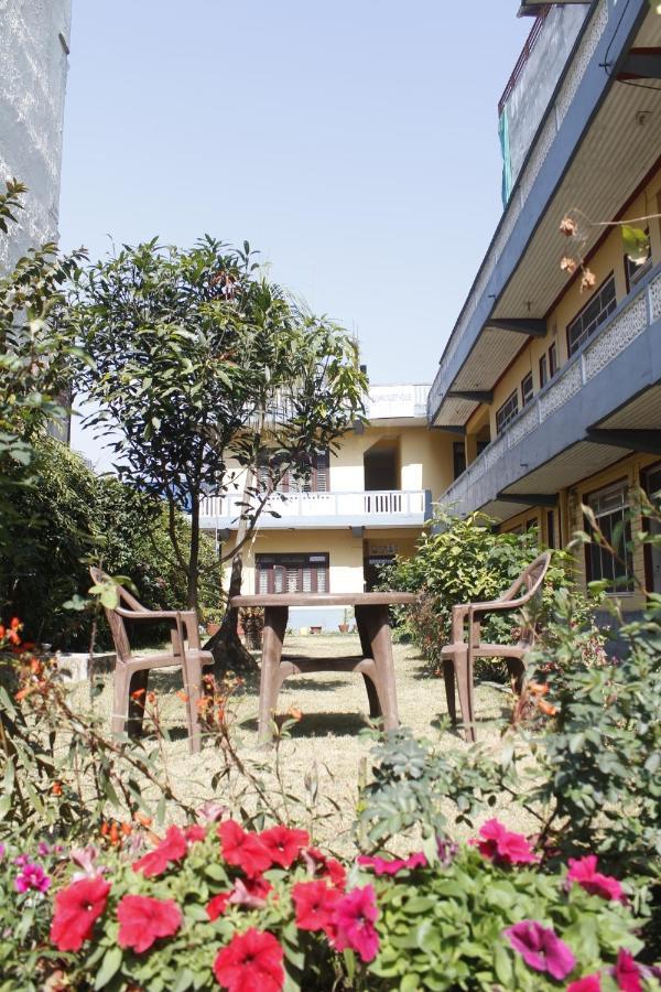 Pushpa Guest House Pokhara Ngoại thất bức ảnh