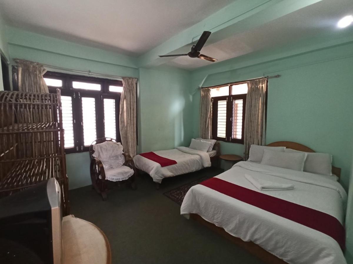 Pushpa Guest House Pokhara Ngoại thất bức ảnh
