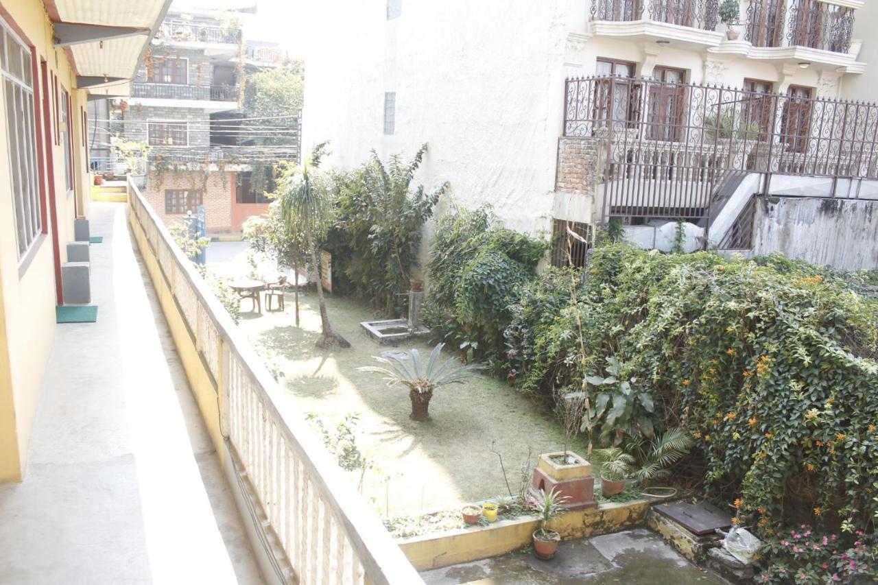 Pushpa Guest House Pokhara Ngoại thất bức ảnh